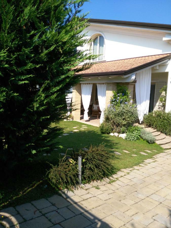 Vila I Salici Marina di Massa Exteriér fotografie